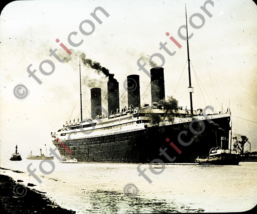 RMS Titanic | RMS Titanic  (simon-titanic-196-001-fb.jpg)